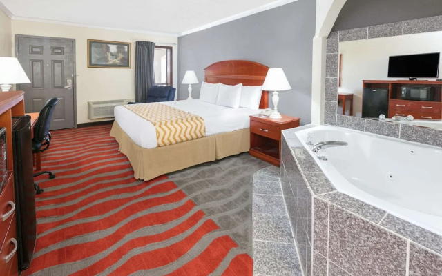 Travelodge By Wyndham Norman