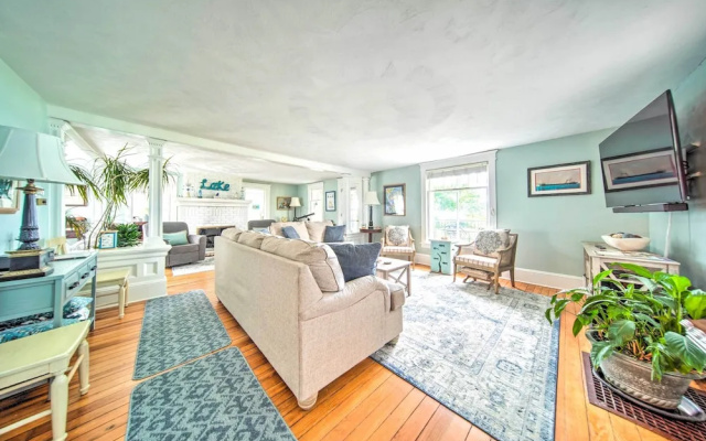 Private Waterfront Lake Erie Home w/ BBQ Patio