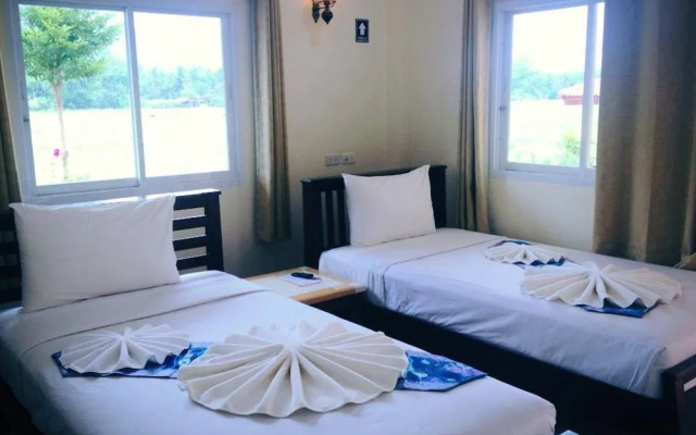 Naris Phuview Resort
