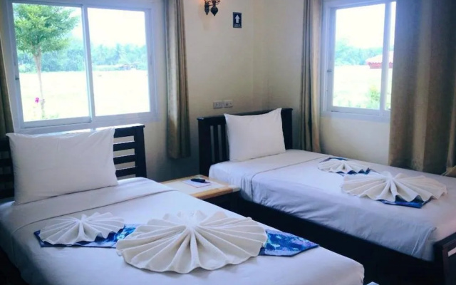 Naris Phuview Resort