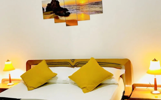 4 Bed-sleeps 8-central Rome-5 Min to Colosseum