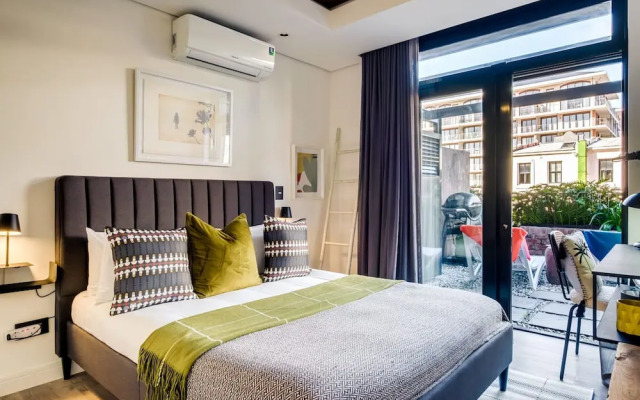 Contemporary Charming Apartment The Urban Edge