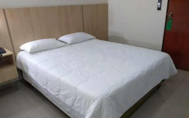 Victoria Plaza Hotel
