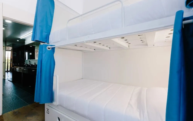 Lisbon South Hostel