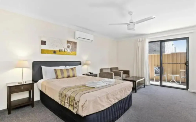 Discovery Parks Blackwater Central Motel
