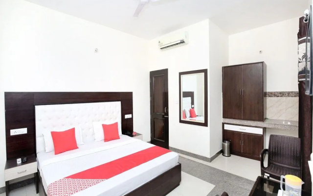 OYO 10537 Star City Inn