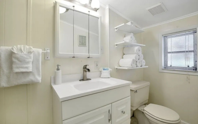 Bay Breeze Bungalow
