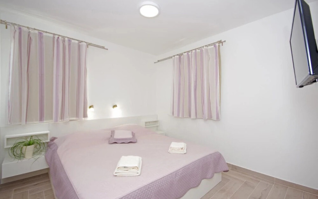 Amazing Home in Drvenik With Wifi and 3 Bedrooms