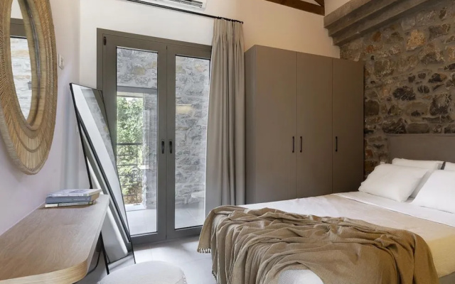 Lichnos Luxury Suites Stoa