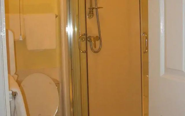 Mayfield Guest House