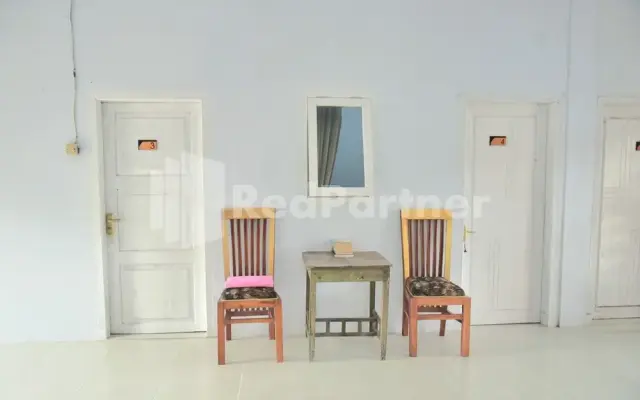 RedDoorz @ Fanta Homestay Lumajang