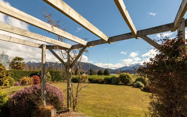 Kepler Retreat - Te Anau Holiday Home