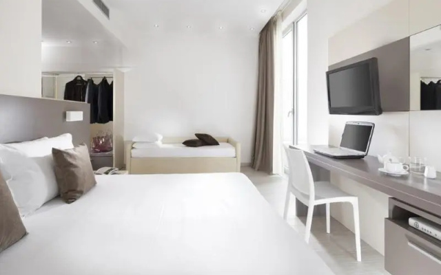 Cube Hotel