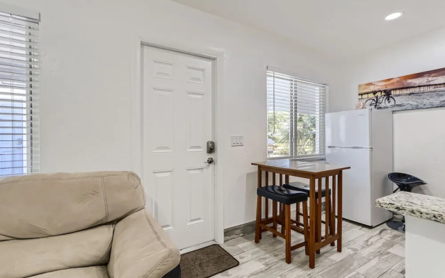 Singer Island Inn