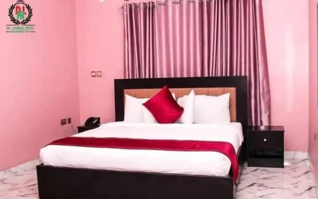 De-Lasmall Hotel and Resort Ltd