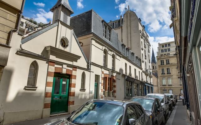 Отель Cosy apt for 2 close to Eiffel Tower Париж вид на фасад
