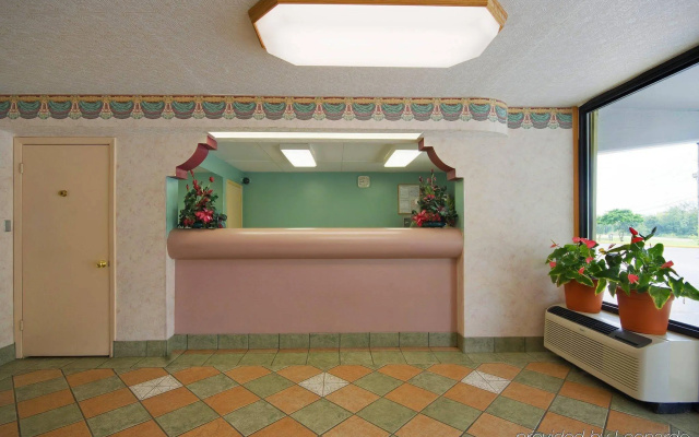Americas Best Value Inn - Tillmans Corner / Mobile