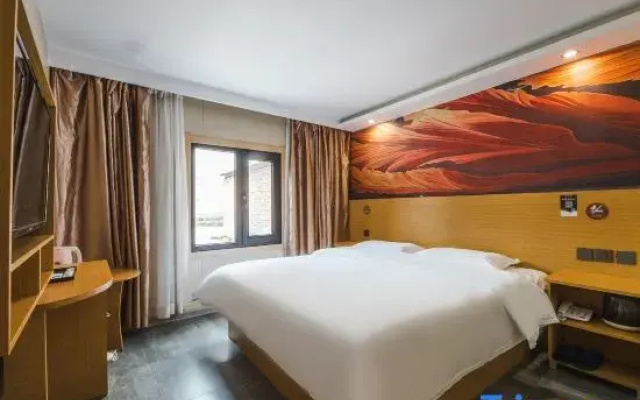 Pod Inn Hotel (Architecture and Technology University Lijia Village Subway Station)