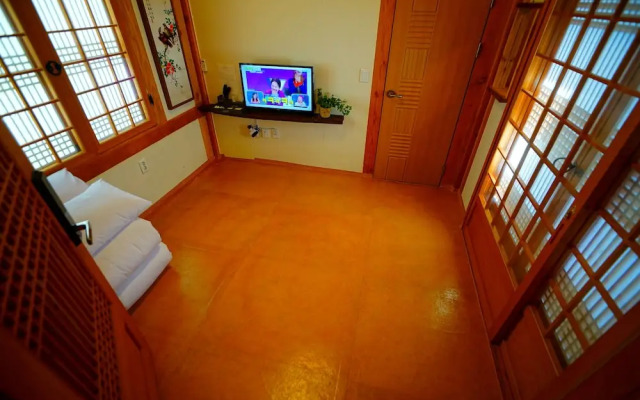 Norijam Hanok Traditional House Two