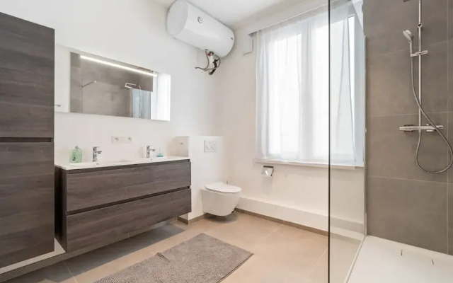 Renovated Apartment Near Beach