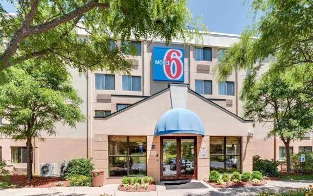 Motel 6 Milford, CT in Milford, United States of America from 107$, photos, reviews - zenhotels.com hotel front