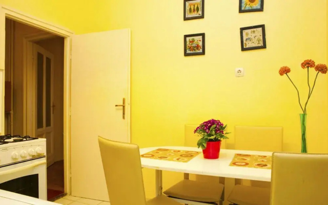 Zumin Apartment