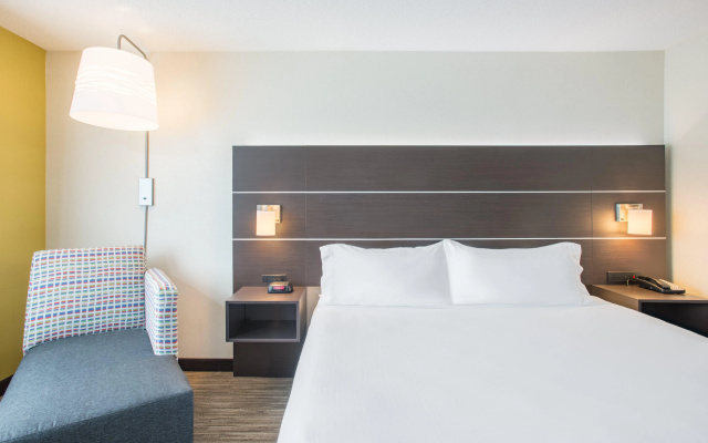 Holiday Inn Express Hotel & Suites Boston-Marlboro by IHG