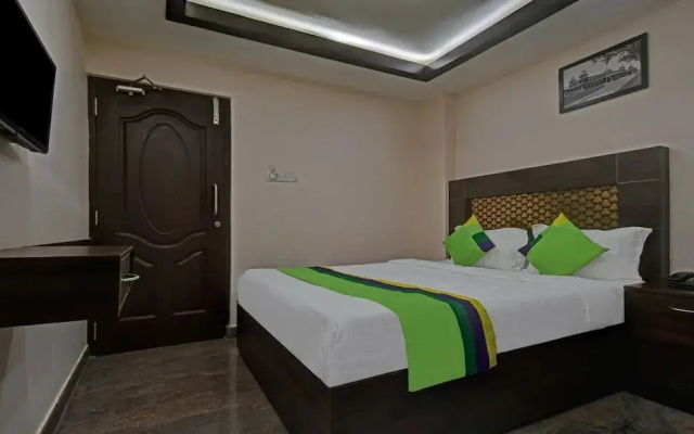 Palm Tree by OYO Rooms