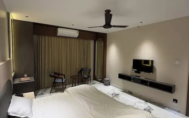 Bharat Inn Hotel And Restaurant