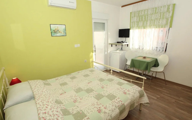 Eva Double Room With Kitchenette and Sea View 1