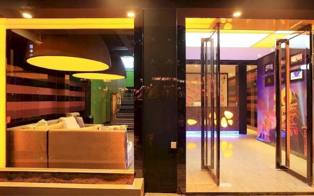 Guilin Kalai Film Theme Hotel