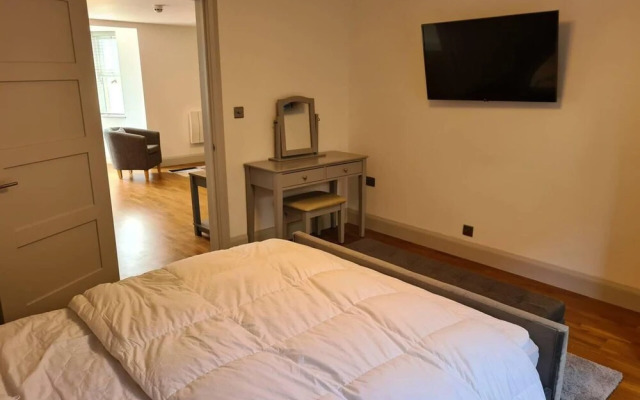 Remarkable 2-bed Apartment in Ilfracombe