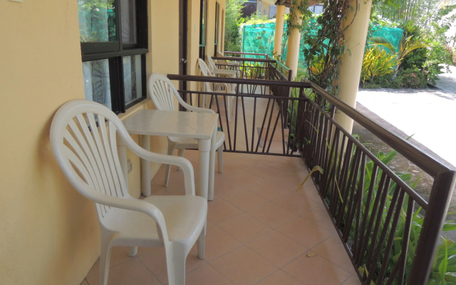 Palm Seaside Inn and Beach Resort