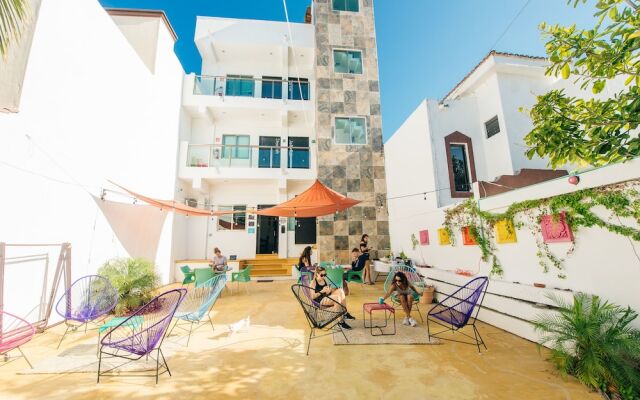 Отель The Mermaid Hostel Beach - Adults Only Мексика, Канкун - отзывы, цены и фото номеров - забронировать отель The Mermaid Hostel Beach - Adults Only онлайн детские мероприятия