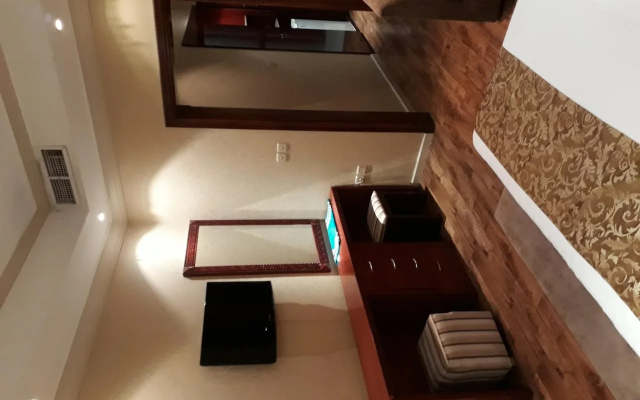 Nice Land Apart-Hotel