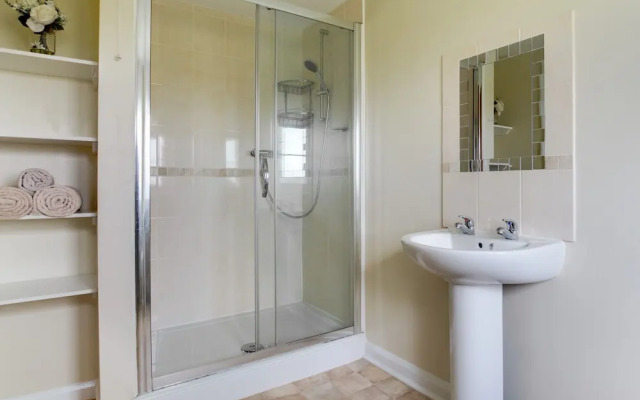 Serene Holiday Home in Hawkinge With Garden