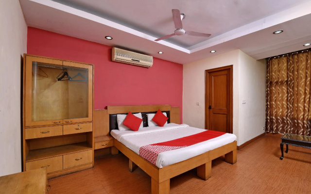 OYO 305 Hotel Rajdeep Palace