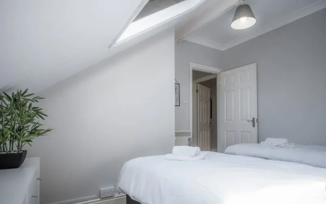 Langland Road - 2 Bedroom Town House