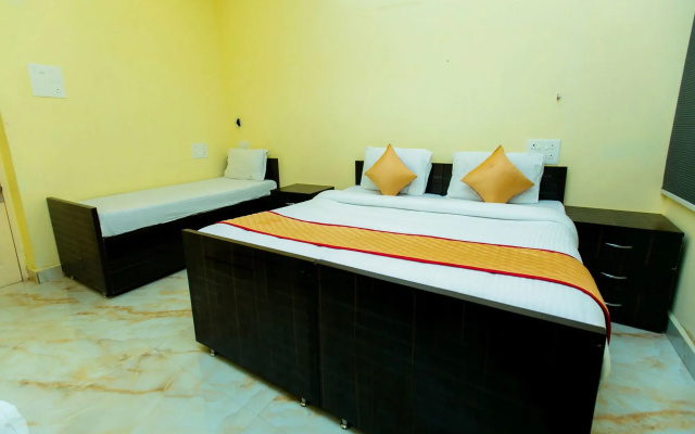 The ECR Grand Residency by OYO Rooms
