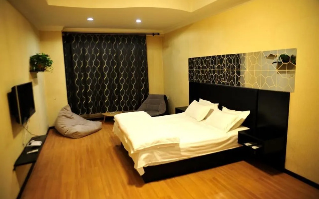 Yijia Holiday Guest House