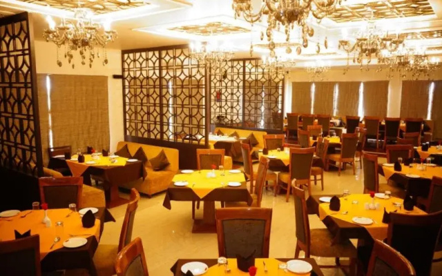Hotel Golden Laurel Inn