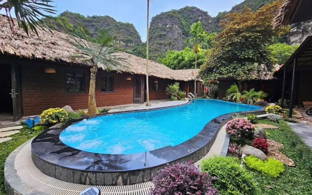 An Riverside Ecolodge