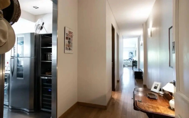 El Jacaranda Large 3 BR With Balcony in Recoleta
