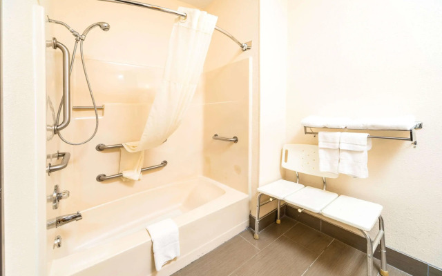 Quality Inn & Suites Danville East
