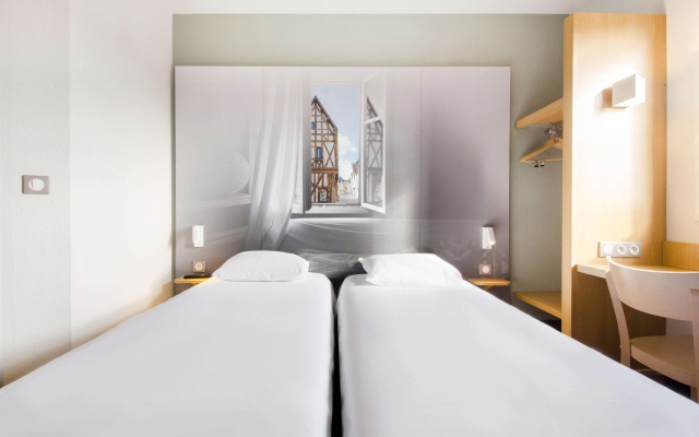 B&B Hotel Chartres Le Coudray