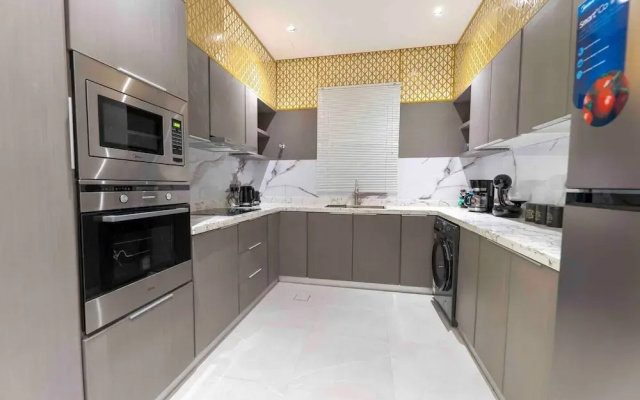 Trendy Apartment in Alwadi Vlll