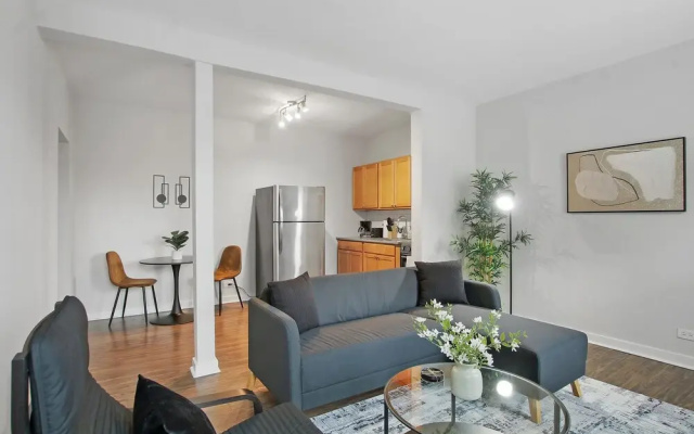 Chic 1BR - Harper rep