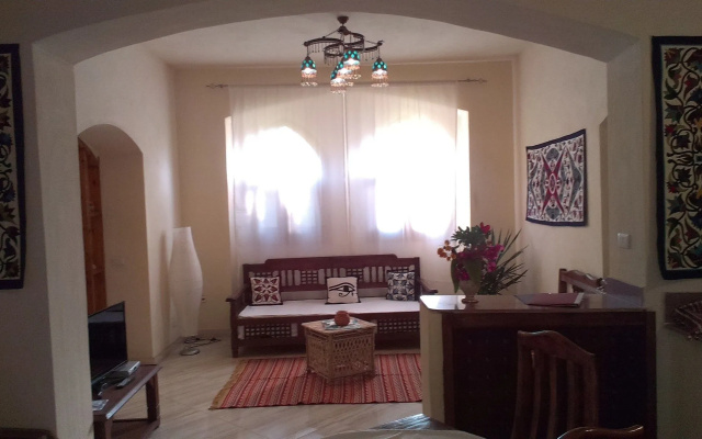 Nile Compound Hotel