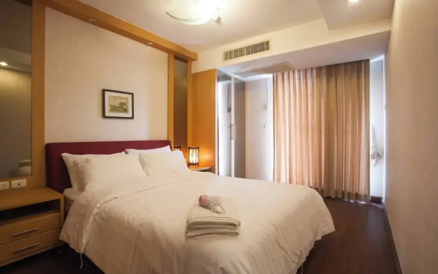 5A - 2 Bedroom Downtown Apartment With Shared Pool