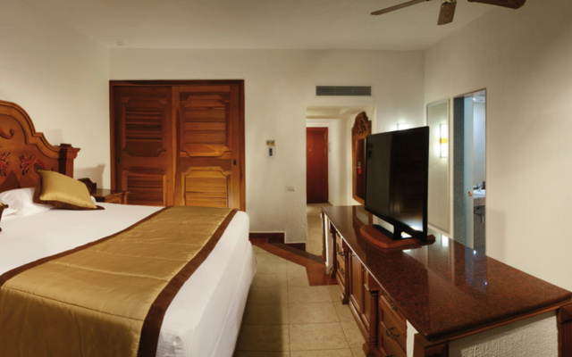 Отель Riu Flamingos